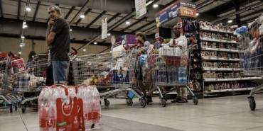 Israilliler-Panige-Kapildi-Marketleri-Yagmaladi.jpg