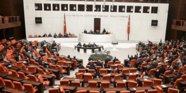 1819789-tbmm-de-kabul-edildi-nufusu-5-bini-asan-yerlere-belediye-kurulabilecek-68533376c4b5d.png