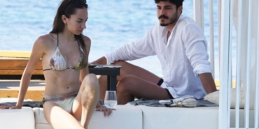 1820101-eylul-tumbar-ile-enes-kocak-bodrum-da-6854f153dda37.jpg