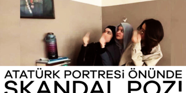 906715-ataturk-portresi-onunde-skandal-poz-yabanci-uyruklu-68570c75013c9.jpg