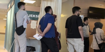 bursada-30-isci-gida-zehirlenmesi-suphesiyle-hastanelik-oldu-b7eq.jpg