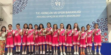 kocaeli-cayirova-nin-minikleri-madalyaya-doymuyor-1750665239-357_large.webp.webp