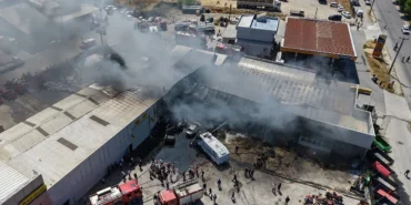 sakarya-da-traktor-fabrikasinda-yangin-1750599759-913_large.webp.webp