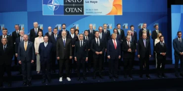 nato-liderler-zirvesi-nde-aile-fotografi-cekildi-1750856311-718_large.webp.webp