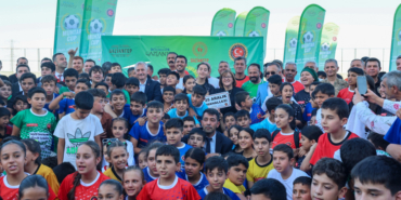 turkiye-de-bir-ilk-olan-muhtar-cup-futbol-turnuvasi-basladi-1-1750927990-610-x750.jpeg