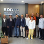 baskan-aras-bodrumda-yerel-paydaslarla-bulustu-8-1751619246-566-x750.jpeg