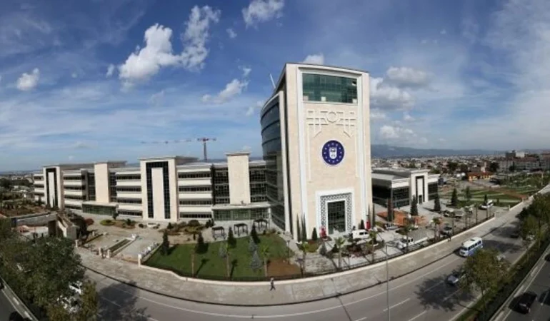 Bozbey’in Belediyesinde İçerden Direniş mi Var?