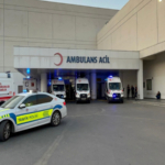 kamyonla-carpisan-otomobildeki-2-polis-yaralandi-p7pl.jpg