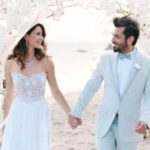 1830261-beren-saat-ve-kenan-dogulu-dan-romantik-yil-donumu-paylasimi-6889a89374ec1.jpg