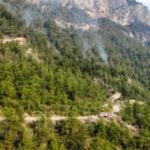 1832803-karabuk-te-ormanlik-alanda-cikan-yangin-devam-ediyor-6895a04d0999f.jpg