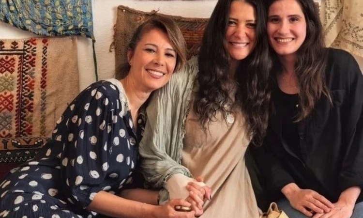Elif Boyner’in Köy Maceraları: Ata Bindi, Bitki Topladı!