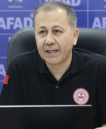 bakan-yerlikayadan-orman-yanginlariyla-ilgili-aciklama-6xq4.jpg