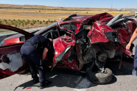 kamyon-otomobile-arkadan-carpti-olu-ve-yaralilar-var-esxa.jpg