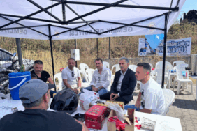 1835688-liman-iscilerinin-roda-daki-direnisi-buyuyor-nbsp-belediye-baskani-deviren-den-iscilere-dest.png