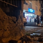 1836039-alkollu-surucu-tekel-bayisine-daldi-68a3af8070b1f.jpg