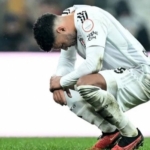 1836478-besiktas-in-yildizinin-bebegini-kaybettigi-ortaya-cikti-aglayarak-itiraf-etti-68a46b7584815.jpeg