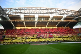 1836642-kayserisporlu-taraftarlardan-galatasaray-macina-yogun-ilgi-68a4fe60ee154.jpg