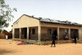 1836655-camiye-silahli-saldiri-en-az-27-olu-68a55acd18d3c.jpg