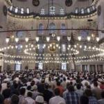 1837414-cuma-namazi-saat-kacta-il-il-cuma-namazi-vakitleri-68a806e3af9ce.jpg