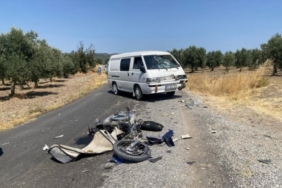 1837757-motosiklet-aracla-kafa-kafaya-carpisti-1-kisi-hayatini-kaybetti-68a8f3cf598dd.jpg