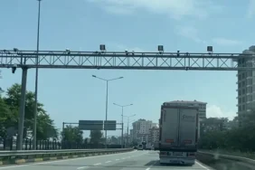 karadeniz-sahil-yolu-nda-trafik-eds-ile-guvende-1756050498-988_large.webp.webp