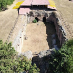 arkeolojik-kazilarda-ortaya-cikarildi-istanbulda-binalarin-arasinda-sakli-tarih-uqqa.jpg