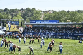 kurtdere-er-meydani-yenilendi-yagli-gureslere-yeni-soluk-geldi-1756209388-22_large.webp.webp