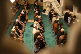 1839707-bursa-da-bugun-cuma-namazi-saat-kacta-29-agustos-2025-68b158f2afd87.jpg