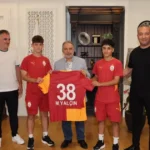 galatasaray-a-transfer-olan-talasli-gencten-baskan-yalcin-a-ziyaret-1756442934-325_large.webp.webp