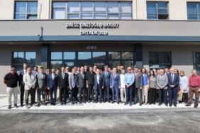 1840584-vali-erol-ayyildiz-dan-insaati-tamamlanan-bosut-ortaokulu-na-ziyaret-68b59d76895a2.jpg