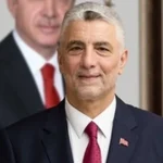 gorevden-alinmasi-beklenen-ticaret-bakani-omer-bolat-in-gafi-gundem-oldu-1713424545-393_large.webp.webp