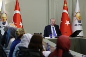 cumhurbaskani-erdogan-ak-partili-kadin-belediye-baskanlariyla-bulustu-1756823888-502_large.webp.webp