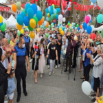 losemiyi-yenen-11-yasindaki-ali-demir-yuzlerce-balonla-karsilandi-odpq.jpg