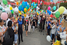 losemiyi-yenen-11-yasindaki-ali-demir-yuzlerce-balonla-karsilandi-odpq.jpg