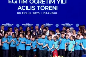 yeni-donem-acilisinda-maarif-mesaj-zilleri-ogrencilerle-birlikte-caldi-1757326726-63_large.webp.webp
