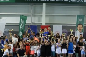 konya-karatay-da-tenis-coskusu-sampiyonlar-belli-oldu-1757413346-995_large.webp.webp