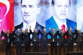 iki-belediye-baskani-ak-parti-ye-katildi-rozetleri-erdogan-takti-1757597777-315_large.webp.webp
