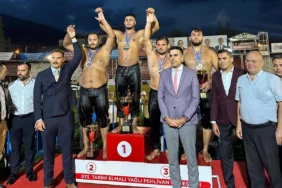 sakaryali-sporculardan-gururlandiran-basari-1757585421-629_large.webp.webp