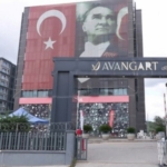 1844001-gozler-yeniden-sariyer-deki-binada-chp-myk-oncesi-polis-onlem-aldi-68c554189e216.jpg