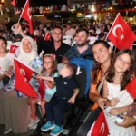 kocaelililer-mili-coskuyu-dev-ekranda-yasadi-1757711878-633_large.webp.webp