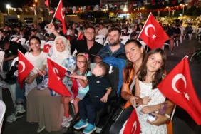 kocaelililer-mili-coskuyu-dev-ekranda-yasadi-1757711878-633_large.webp.webp