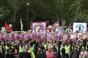 1844086-londra-daki-asiri-sagcilarin-eyleminde-4-u-agir-26-polis-yaralandi-68c5f21fade36.jpg