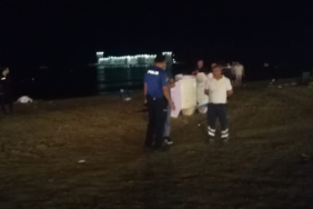 gece-vakti-girdigi-denizden-cansiz-bedeni-cikarildi-y84r.jpg