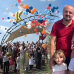 losemi-ile-savasini-kazanan-minik-kagan-icin-gokyuzune-balonlar-birakildi-pcvn.jpg