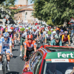 ispanyadaki-bisiklet-yarisi-la-vuelta-final-etabini-tamamlayamadan-sona-erdi-rhtg.jpg