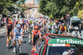 ispanyadaki-bisiklet-yarisi-la-vuelta-final-etabini-tamamlayamadan-sona-erdi-rhtg.jpg