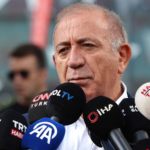 kayyum-gursel-tekin-bu-uclu-cok-guclu-c2zt.jpg
