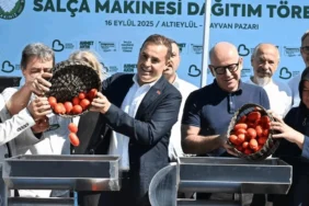 balikesir-de-ureticiye-salca-makinesi-destegi-1758032644-14_large.webp.webp