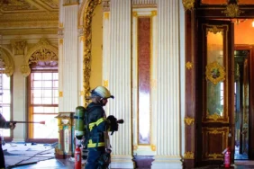 dolmabahce-sarayi-nda-gercekci-yangin-tatbikati-1761566173-819_large.webp.webp