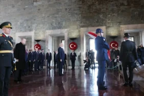 cumhurbaskani-erdogan-anitkabir-de-1761730010-837_large.webp.webp